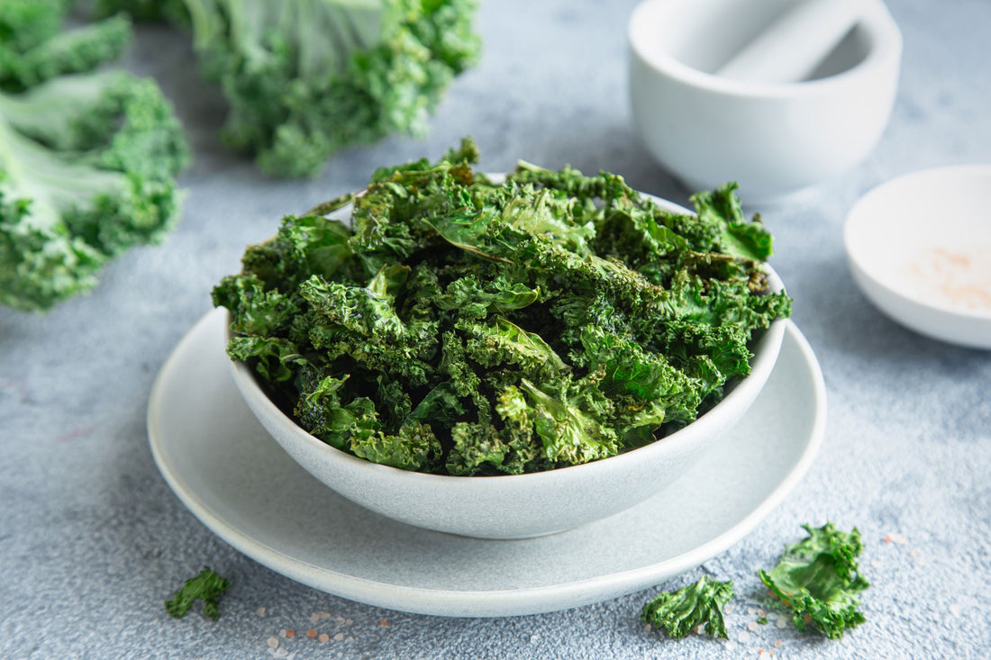 Cheesy Spirulina Kale Chips