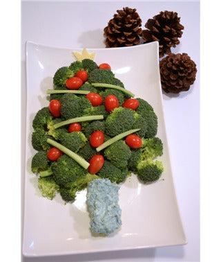 Christmas Tree Veggie Tray with Spirulina Dip