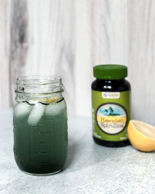 Spirulina Lemon Water